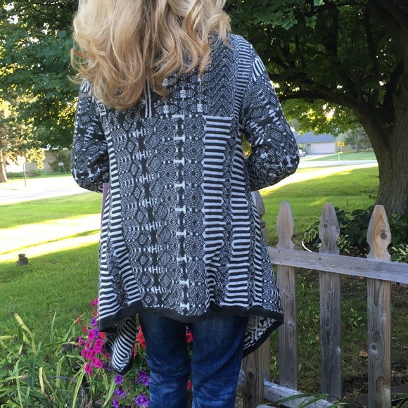 NWOT COTTON ASYMMETRIC CARDIGAN - Picture 2 of 6